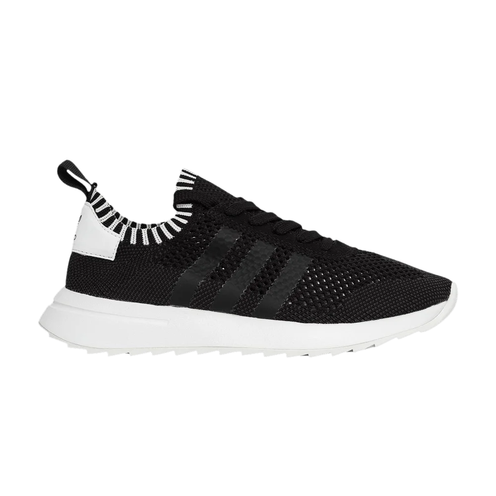 Krossovki-Adidas-Wmns-Flashback-Primeknit-Black-White