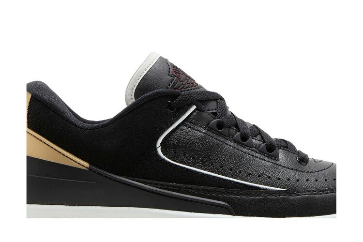wmns-air-jordan-2-retro-low-black-metallic-gold-dx4401-001_01