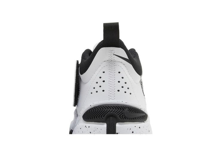 Кроссовки Nike Team Hustle D11 GS 'White Black'