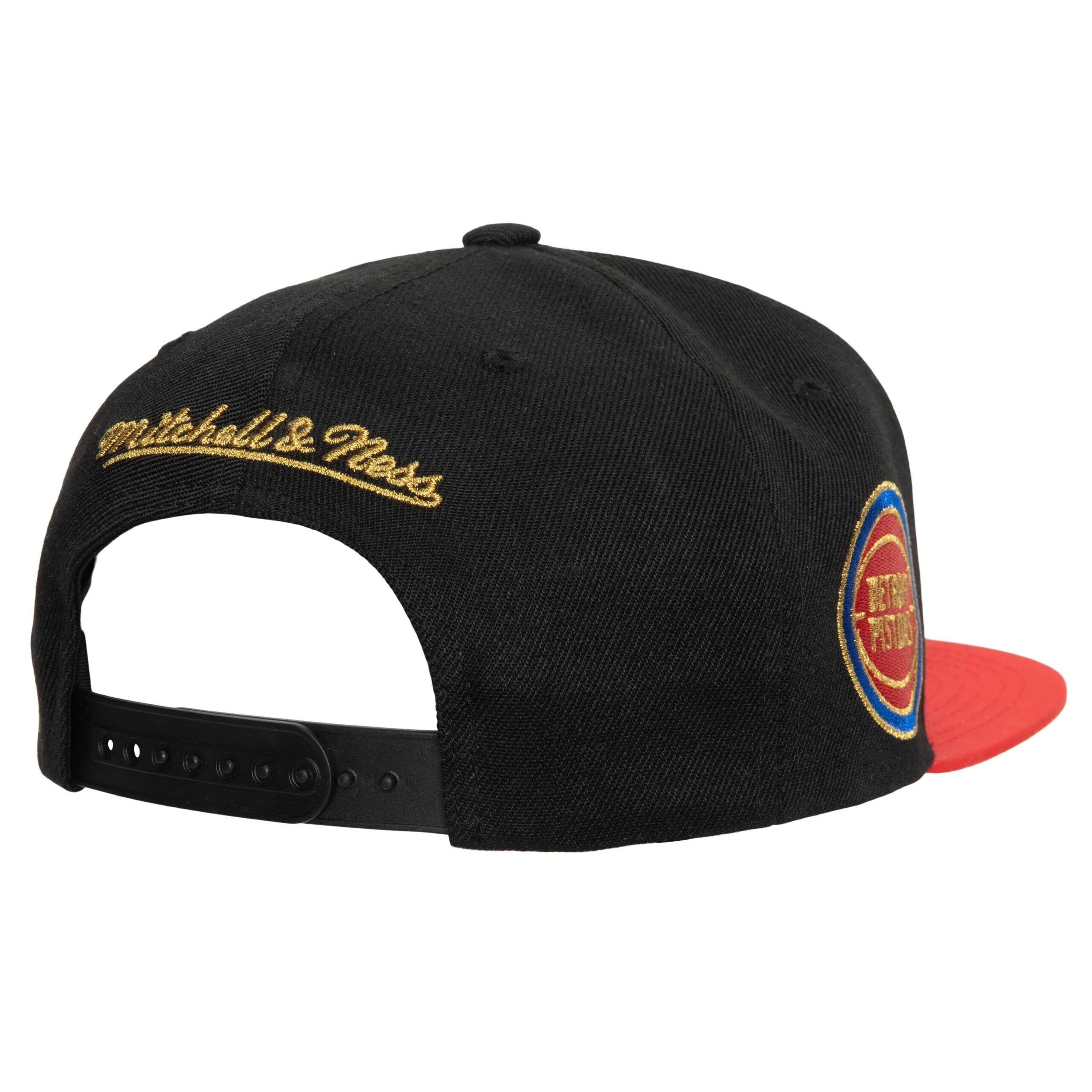 Mitchell-Ness-75th-Anniversary-Gold-Snapback-Detroit-Pistons-Hat-1-scaled