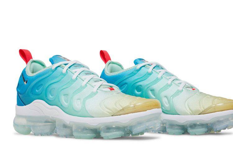 wmns-air-vapormax-plus-mint-foam-laser-blue-dq7651-300_07
