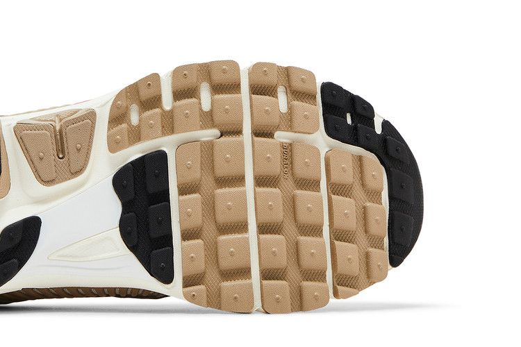 Кроссовки Nike Wmns Air Zoom Vomero 5 'Khaki Fire Red'