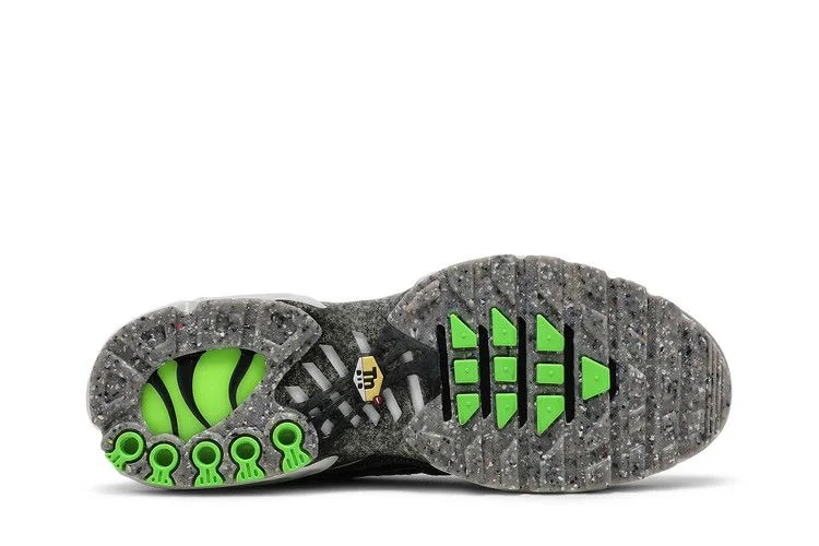 Кроссовки Nike Air Max Plus Essential 'Crater - Electric Green'