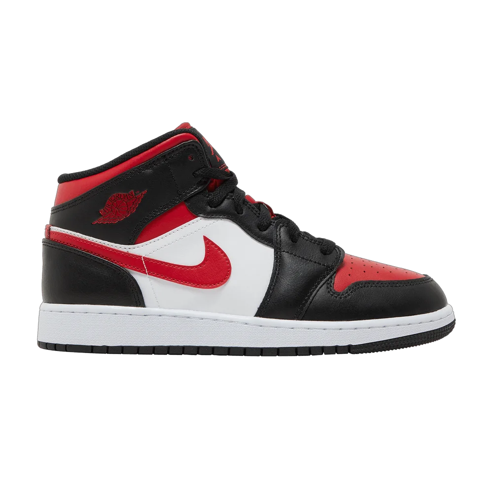 Krossovki-Air-Jordan-1-Mid-GS-Black-Fire-Red