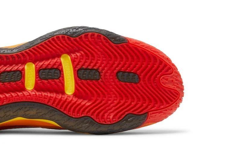 Кроссовки Pixar x adidas Dame 8 'Mr. Incredible'