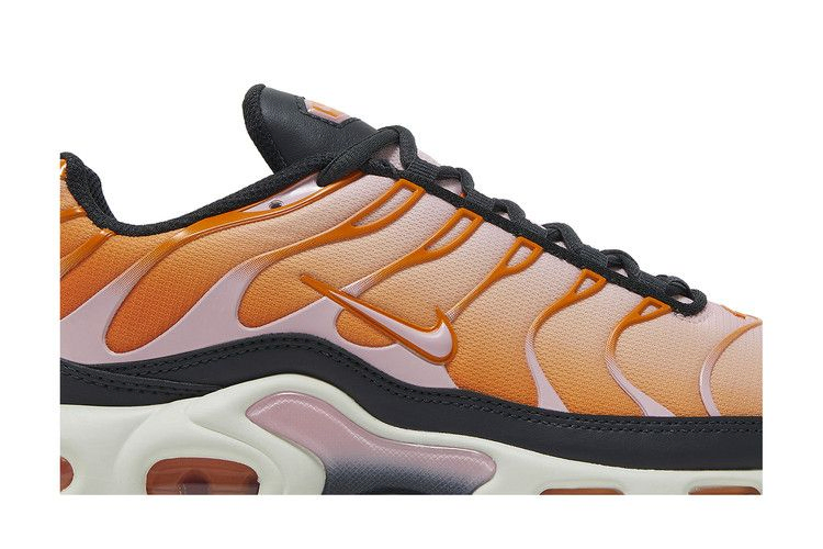 wmns-air-max-plus-magma-orange-soft-pink-fb8478-001_01