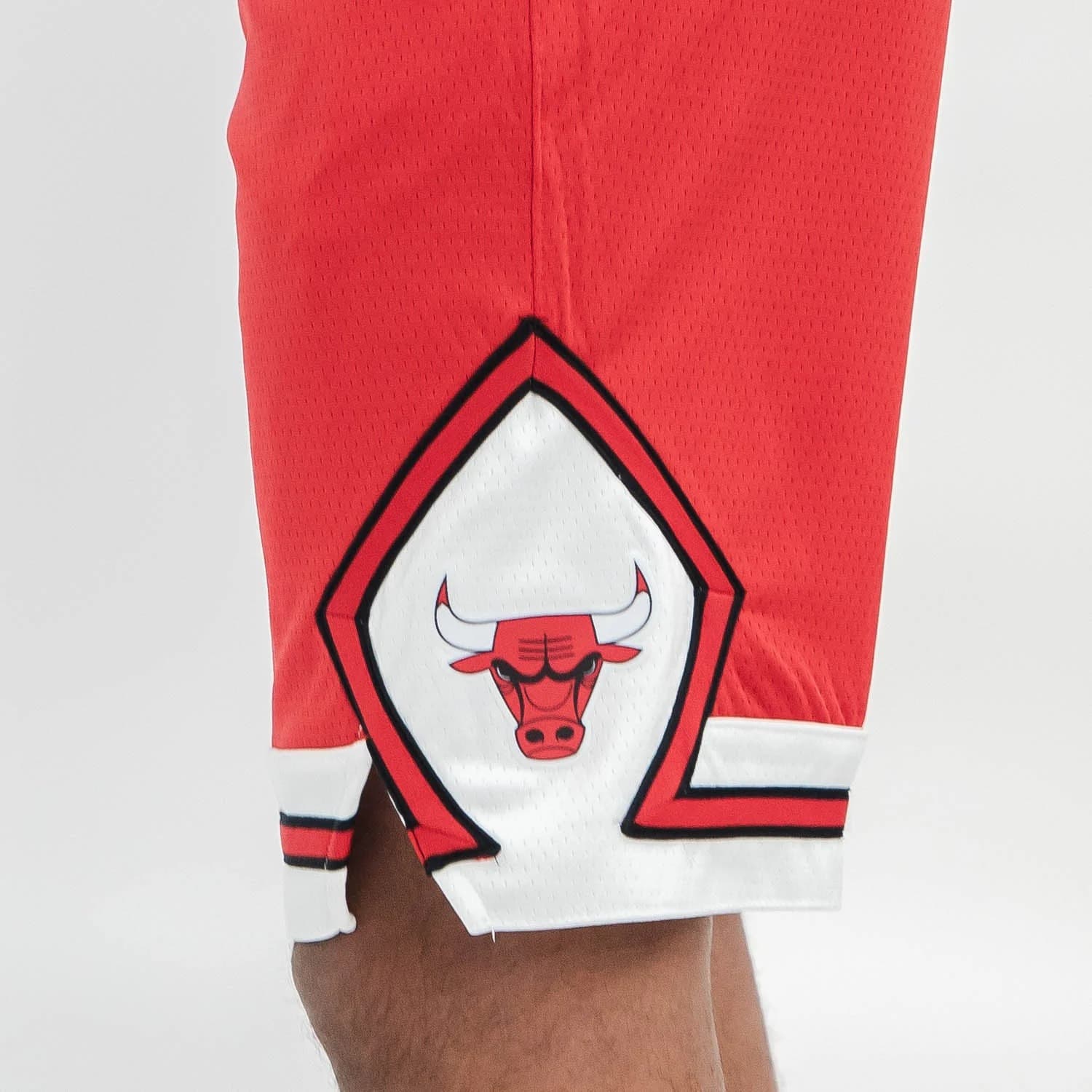 Спортивные шорты Nike Chicago Bulls 2024 Icon Edition Swingman Youth NBA Shorts
