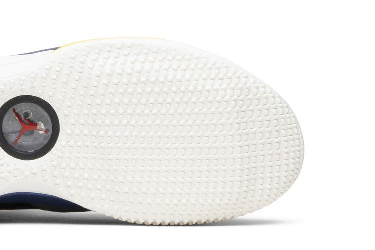 air-jordan-33-tech-pack-bv5072-001_04