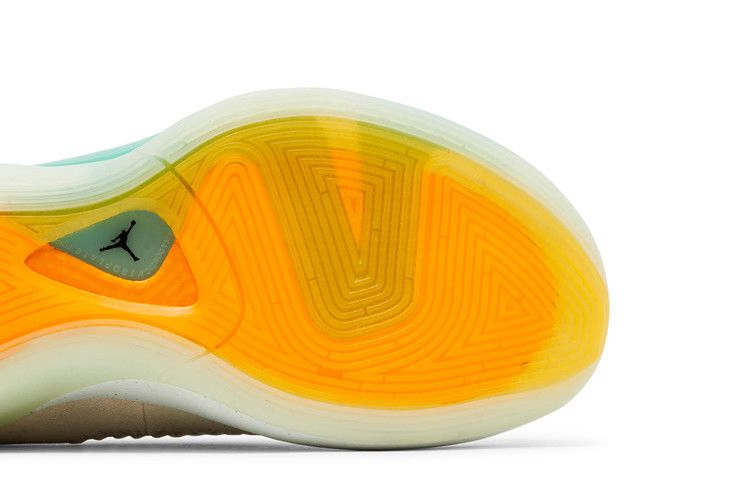 Кроссовки Air Jordan Luka 1 Next Nature 'Light Orewood Brown'