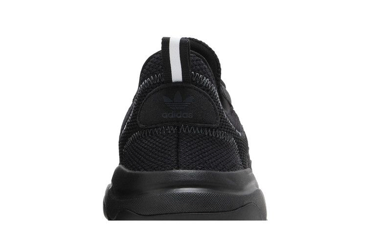 Кроссовки Adidas Haiwee 'Black White'