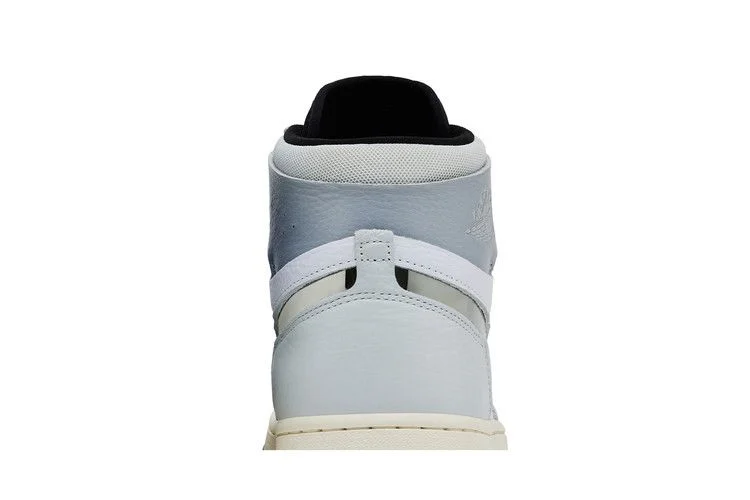 Кроссовки Wmns Air Jordan 1 High Zoom Comfort 2 'Chrome Swoosh'