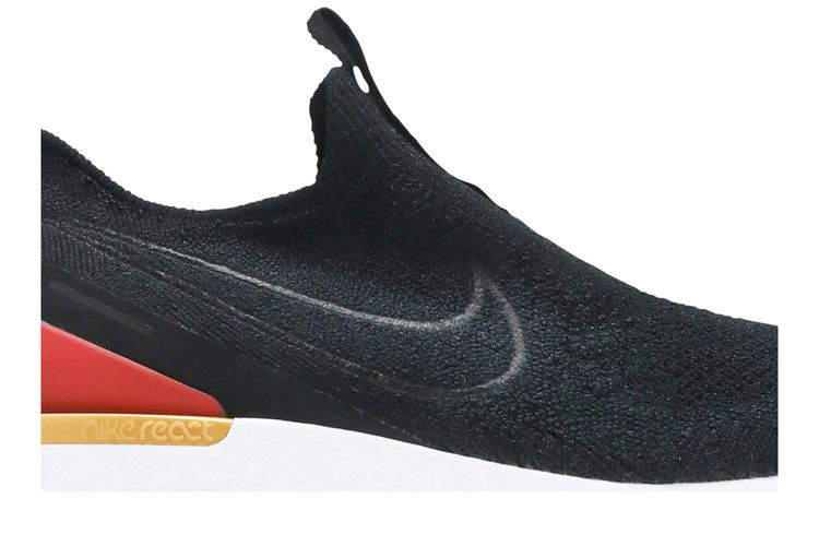 Кроссовки Nike Wmns Epic Phantom React Flyknit 'Black University Red'