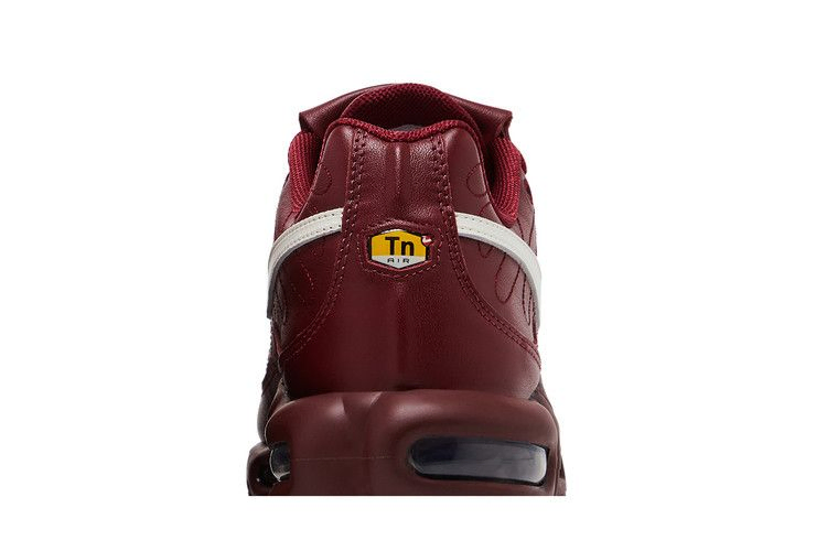 Кроссовки Nike Air Max Plus Tiempo 'Team Red'