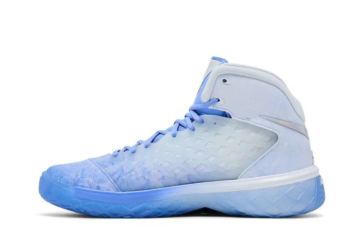 Krossovki-Nike-Zoom-Kobe-3-Protro-Christmas-2