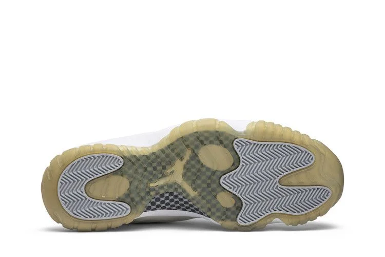 Krossovki-Air-Jordan-11-Retro-Low-White-Light-Zen-Grey-3