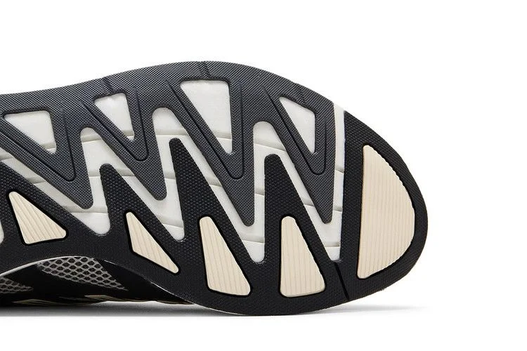 Krossovki-adidas-Adizero-Aruku-Grey-Cream-4