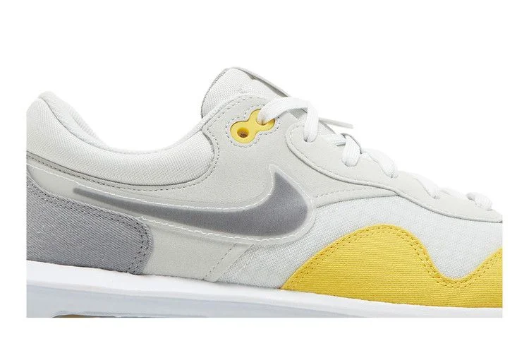 Кроссовки Nike Air Max Motif 'Photon Dust Yellow'