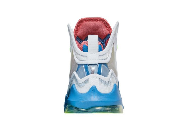 lebron-19-gs-tropical-dd0418-400_06