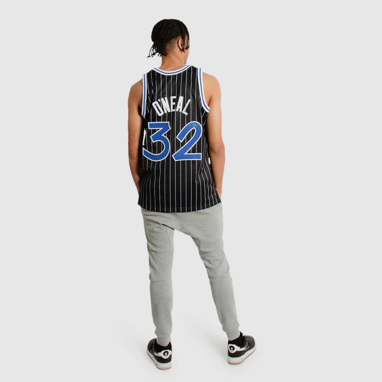 Баскетбольная джерси 1994-95 Orlando Magic Shaquille O’Neal #32 Swingman Hardwood Classics Black Pinstripes Jersey