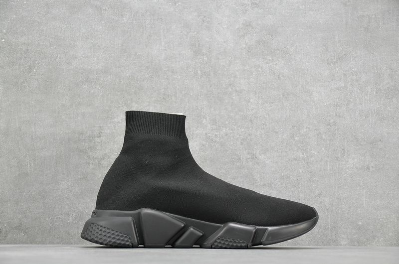 Balenciaga-Wmns-Speed-Trainer-Black-White-2