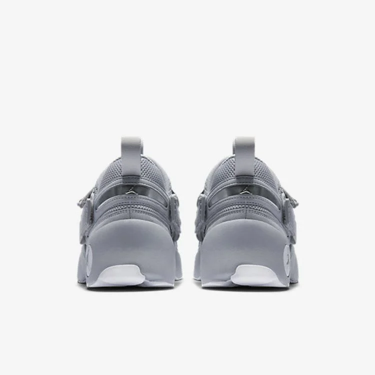 Krossovki-Air-Jordan-Trunner-LX-Wolf-Grey-3