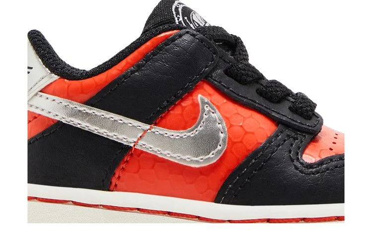 Krossovki-Nike-Dunk-Low-TD-Martian-1
