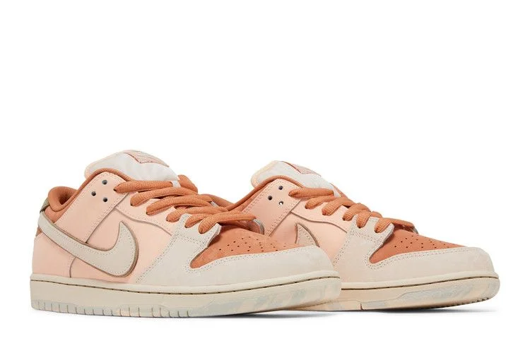 Krossovki-Nike-Dunk-Low-SB-Trocadero-Gardens-7