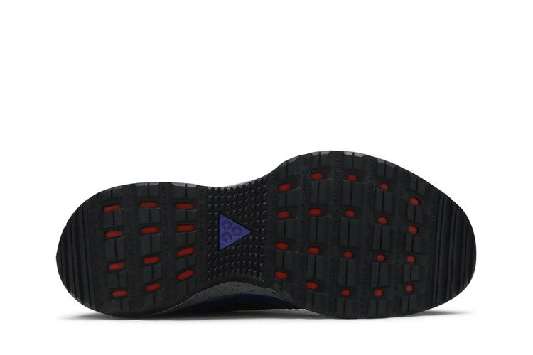 acg-zoom-air-ao-fusion-violet-red-ct2898-400_03