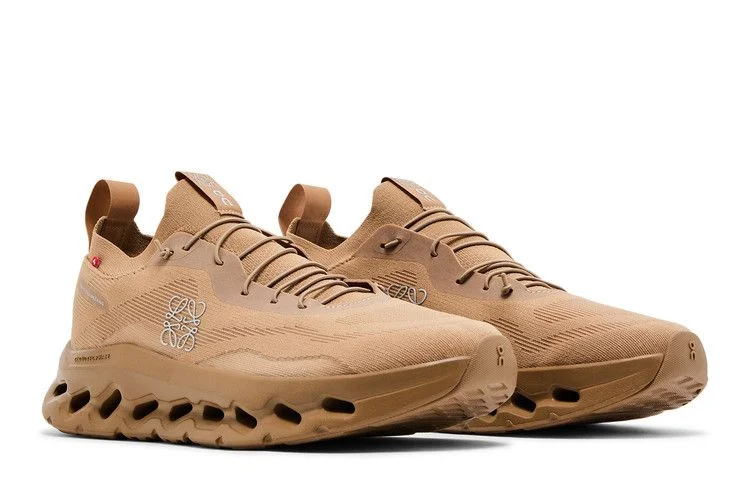 Krossovki-Loewe-x-ON-Cloudtilt-Dark-Sand-7