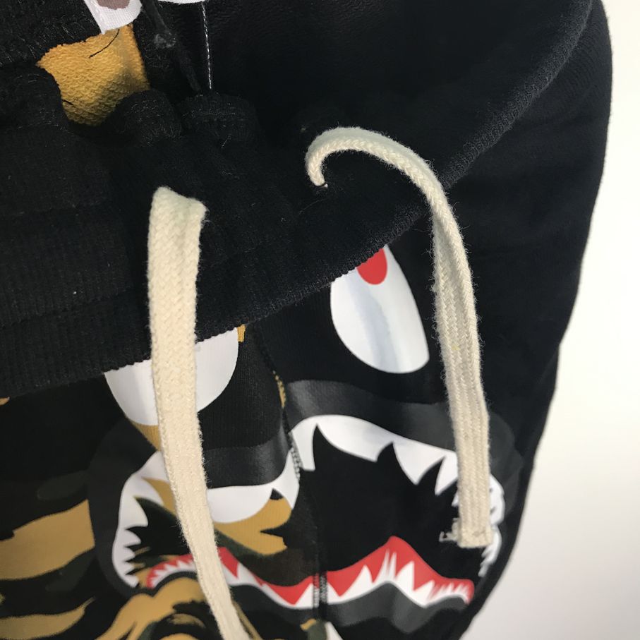 BAPE-Shark-Shorts-Black-11