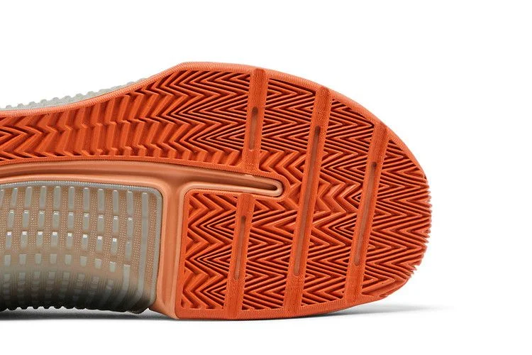 Krossovki-Nike-Wmns-Metcon-9-Amber-Brown-4
