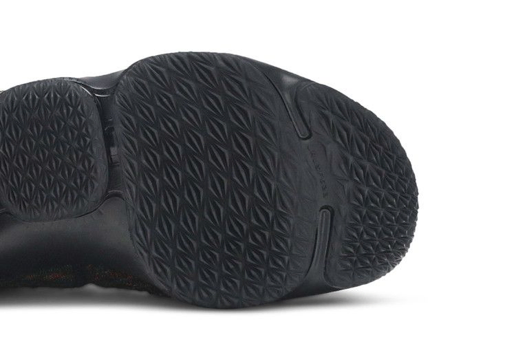 lebron-15-bhm-gs-943762-900_04