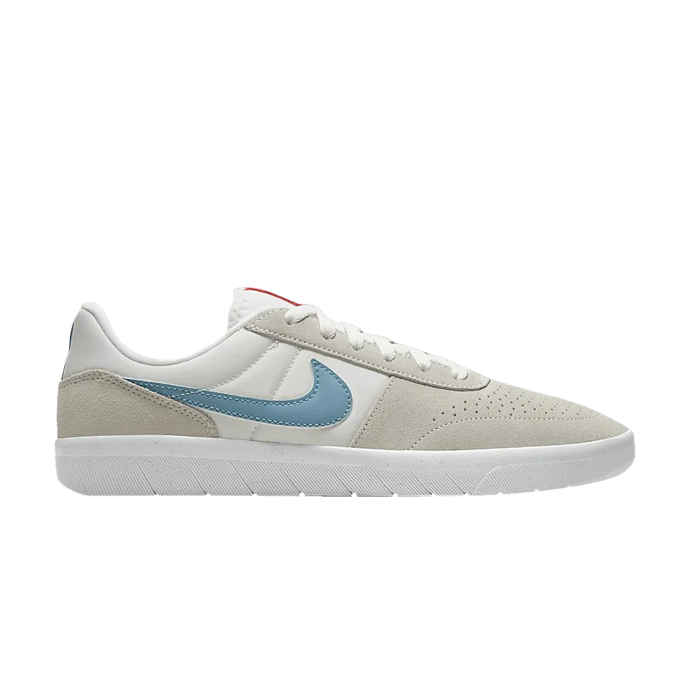 Krossovki-Nike-Team-Classic-SB-Summit-White-Cerulean