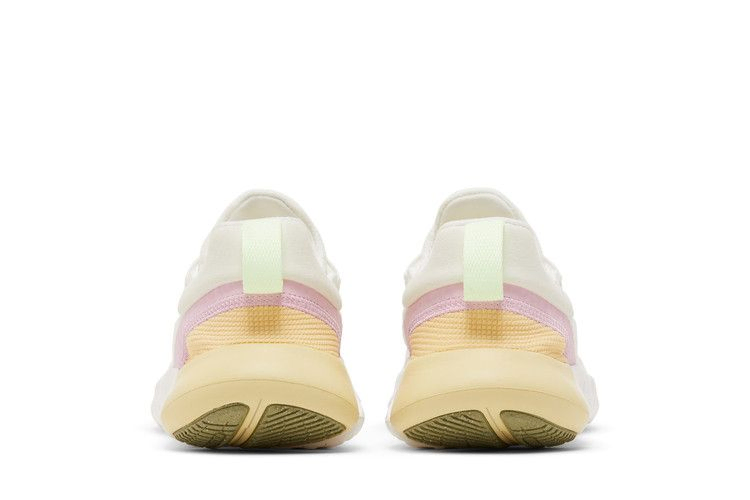 Кроссовки Nike Wmns Free Run 5.0 'Summit White Light Arctic Pink'