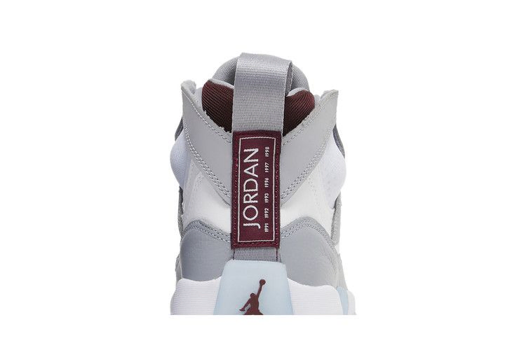 jumpman-two-trey-white-cherrywood-red-do1925-103_06
