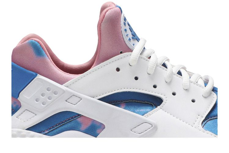 wmns-air-huarache-run-print-white-blue-nebula-aq0551-100_01