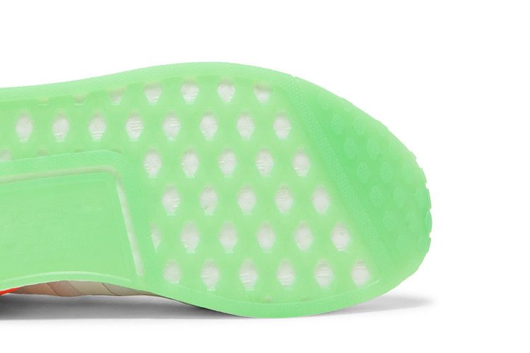 Кроссовки adidas NMD_R1 V2 'Glow In The Dark - White Sonic Ink'