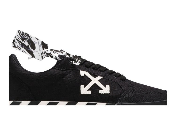 off-white-vulc-sneaker-low-black-white-omia085r21fab001-1001_01