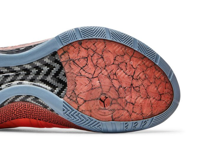 zoom-hyperdunk-2011-bg-blake-griffin-484935-800_04