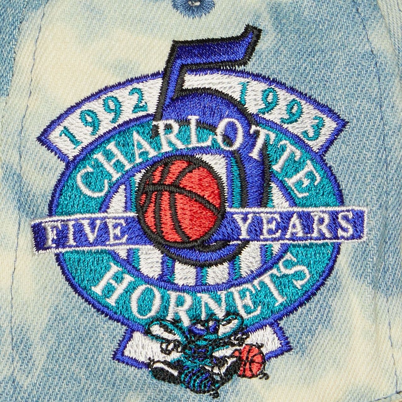 Mitchell-Ness-Acid-Wash-Snapback-HWC-Charlotte-Hornets-Hat-2
