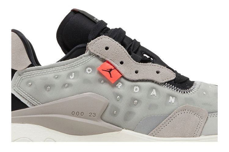 jordan-delta-2-grey-fog-sail-cv8121-005_01