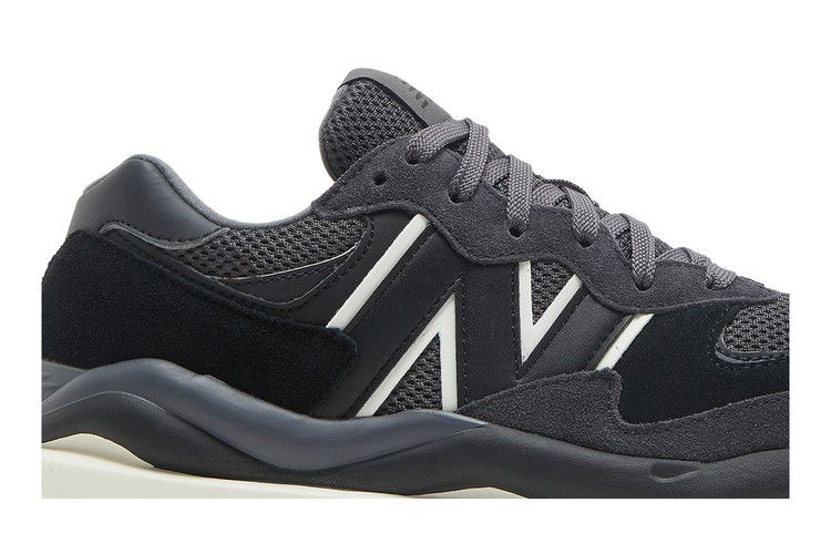 wmns-57-40-black-sea-salt-w5740chb_01