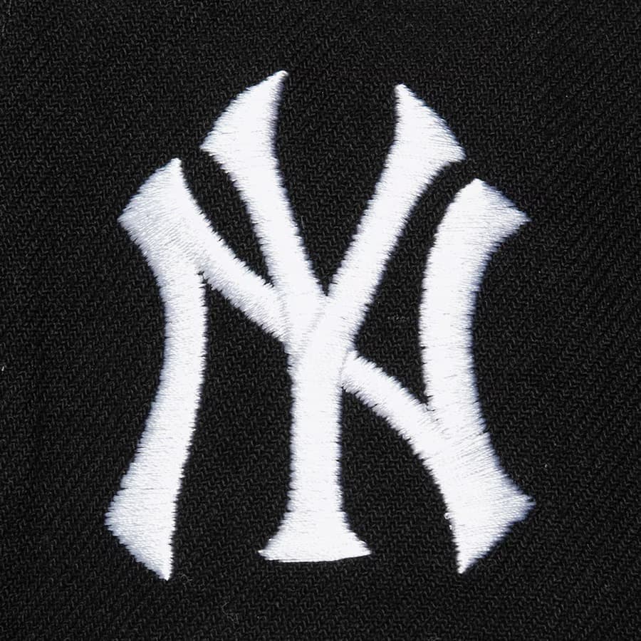 Бейсболка Mitchell & Ness Black New York Yankees Tailsweep 2.0 Pro Snapback Hat