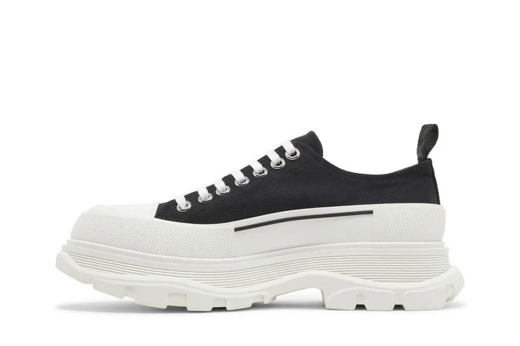 Кроссовки Alexander McQueen Tread Slick Lace Up 'Black White'