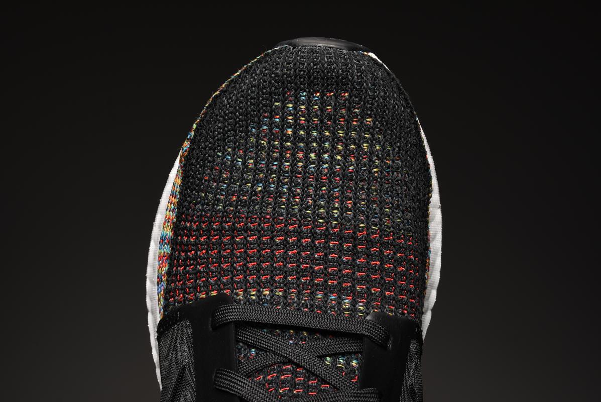 adidas-UltraBoost-19-Dark-Pixel-16