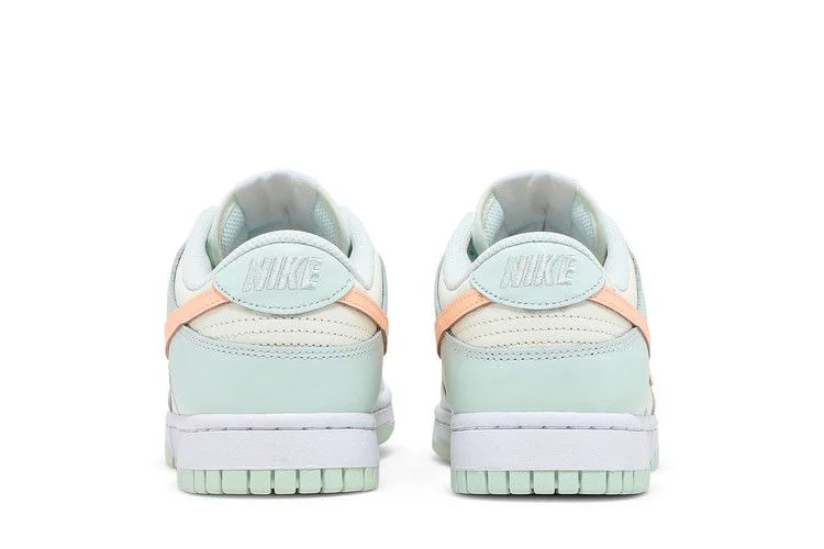 Krossovki-Nike-Wmns-Dunk-Low-Barely-Green-5