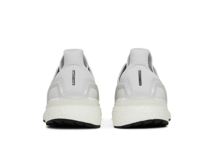 wmns-ultraboost-20-dash-grey-ee4394_05