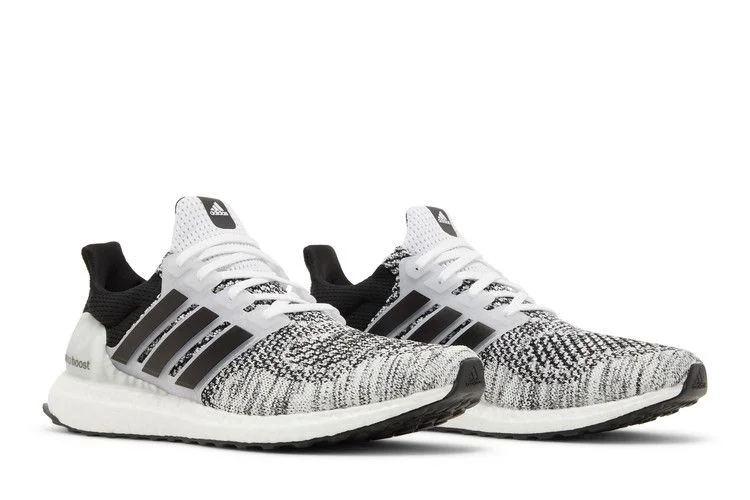 Krossovki-adidas-UltraBoost-1.0-DNA-White-Black-7