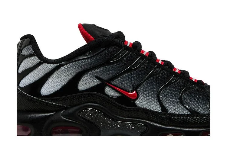 Кроссовки Nike Air Max Plus 'Black Gradient Red'