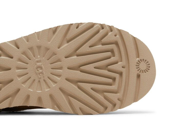 wmns-classic-ultra-mini-boot-sand-1116109-san_04